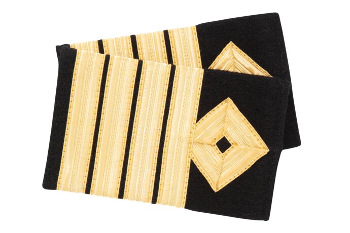 Badge 4 stripes + diamond 1 Wenaas