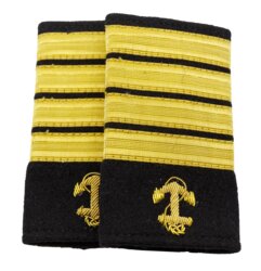 Badge with 4 stripes + anchor Wenaas Medium