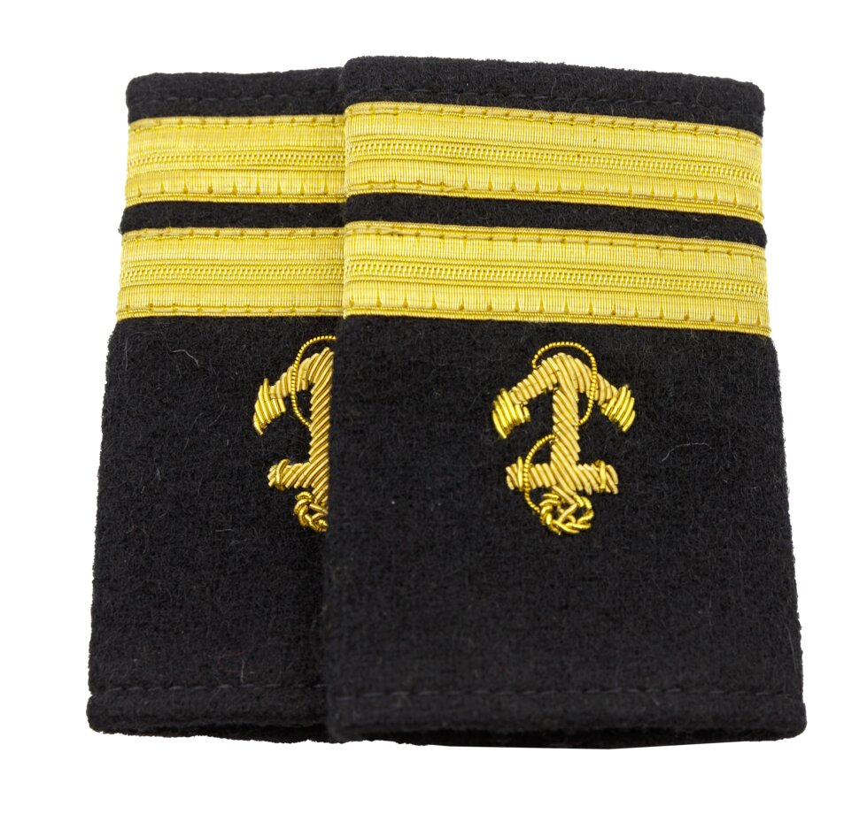 Badge with 2 stripes + anchor 1 Wenaas