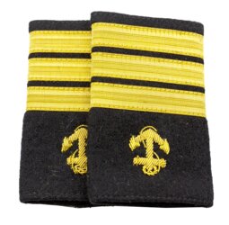 Badge with 3 stripes + anchor Wenaas Medium